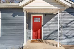 2709 Townsend Dr, Fort Worth, TX 76110 - Photo 3