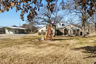 143 Florence Ln, Springtown, TX 76082 - Photo 5