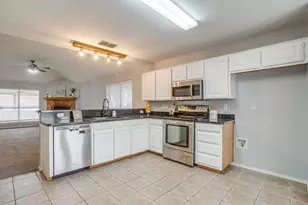 5712 Springtide Dr, Fort Worth, TX 76135 - Photo 9