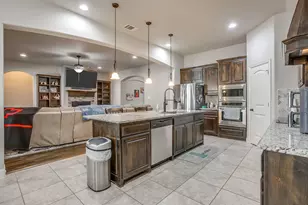 424 Delaware St, Burleson, TX 76028 - Photo 15