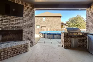 424 Delaware St, Burleson, TX 76028 - Photo 33