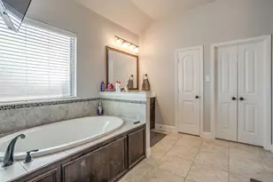 424 Delaware St, Burleson, TX 76028 - Photo 23