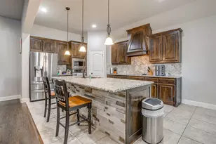 424 Delaware St, Burleson, TX 76028 - Photo 11