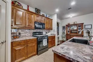 6803 Elderberry Dr, Arlington, TX 76001 - Photo 3