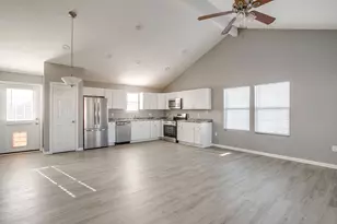 606 S Aquilla St, Itasca, TX 76055 - Photo 11