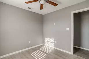 606 S Aquilla St, Itasca, TX 76055 - Photo 33
