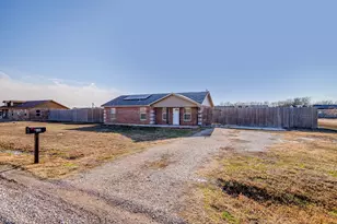 606 S Aquilla St, Itasca, TX 76055 - Photo 5