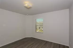 5244 Applegate Dr, Fort Worth, TX 76119 - Photo 9