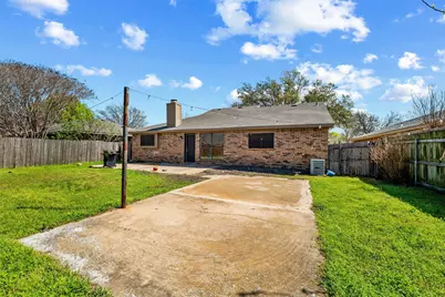 4238 Emerson Drive, Grand Prairie, TX 75052 - Photo 13