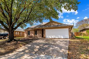 4238 Emerson Dr, Grand Prairie, TX 75052 - Photo 3