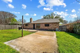 4238 Emerson Dr, Grand Prairie, TX 75052 - Photo 13