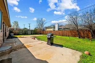 4238 Emerson Dr, Grand Prairie, TX 75052 - Photo 13