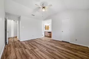 4238 Emerson Dr, Grand Prairie, TX 75052 - Photo 9
