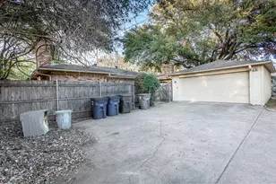 7551 Brentcove Cir, Dallas, TX 75214 - Photo 31