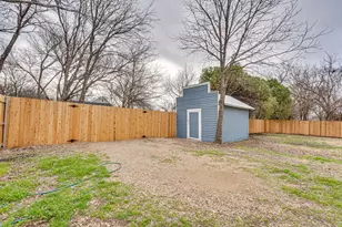 114 E Ross St, Waxahachie, TX 75165 - Photo 3