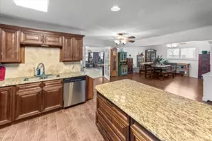 502 Bellevue Dr, Cleburne, TX 76033 - Photo 13