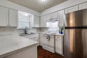 627 Texas St, Denton, TX 76209 - Photo 5