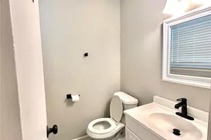 1322 Shorecrest Dr, Garland, TX 75040 - Photo 9