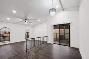 2212 Grapevine Ln, Carrollton, TX 75007 - Photo 9