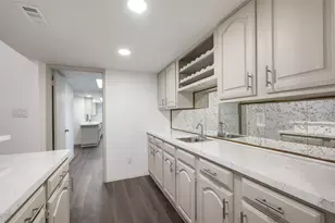 2212 Grapevine Ln, Carrollton, TX 75007 - Photo 11