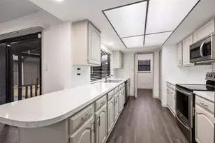 2212 Grapevine Ln, Carrollton, TX 75007 - Photo 15