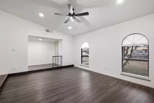 2212 Grapevine Ln, Carrollton, TX 75007 - Photo 5