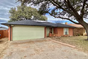 2820 Whitehurst Dr, Fort Worth, TX 76133 - Photo 1