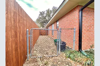 2820 Whitehurst Drive, Fort Worth, TX 76133 - Photo 29