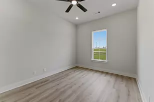 2204 Continent Ct, Krum, TX 76249 - Photo 7