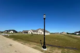 2204 Continent Ct, Krum, TX 76249 - Photo 3