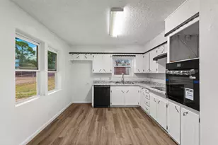 501 Franklin Dr, Euless, TX 76040 - Photo 3