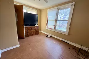 304 E 1st Ave, Corsicana, TX 75110 - Photo 9