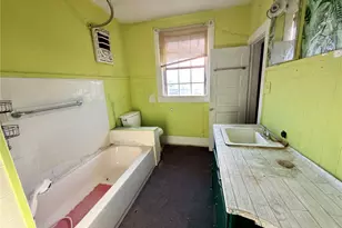 304 E 1st Ave, Corsicana, TX 75110 - Photo 7