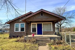 304 E 1st Ave, Corsicana, TX 75110 - Photo 1