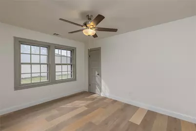 833 W Live Oak Street, Jacksboro, TX 76458 - Photo 19