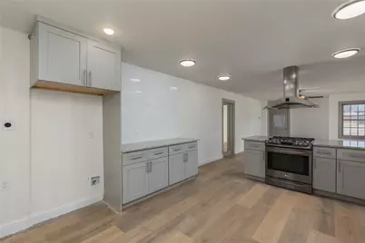 833 W Live Oak Street, Jacksboro, TX 76458 - Photo 15