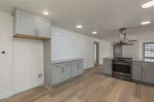 833 W Live Oak St, Jacksboro, TX 76458 - Photo 15