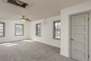 833 W Live Oak St, Jacksboro, TX 76458 - Photo 27