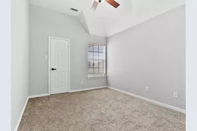 9716 W Valley Ranch Parkway, Irving, TX 75063 - Photo 25