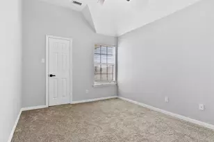 9716 W Valley Ranch Pkwy, Irving, TX 75063 - Photo 25