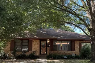 509 N Chestnut St, Gainesville, TX 76240 - Photo 1