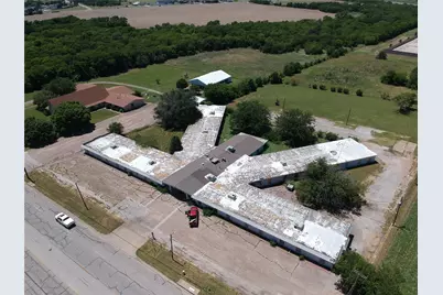 1108 W Kilpatrick Street, Cleburne, TX 76033 - Photo 3