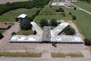 1108 W Kilpatrick St, Cleburne, TX 76033 - Photo 1
