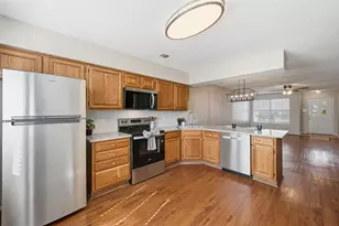 1751 Dynasty Cir, Glenn Heights, TX 75154 - Photo 5