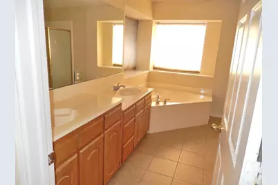 2717 Creek Valley Drive, Garland, TX 75040 - Photo 15