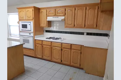 2717 Creek Valley Drive, Garland, TX 75040 - Photo 9