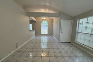 6511 Devine Dr, Arlington, TX 76001 - Photo 11