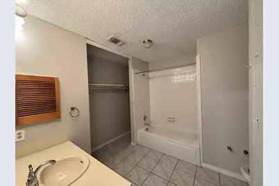 6511 Devine Drive, Arlington, TX 76001 - Photo 5