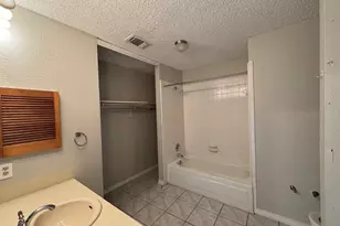 6511 Devine Dr, Arlington, TX 76001 - Photo 5