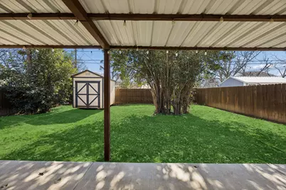 805 Phillips Street, Cleburne, TX 76033 - Photo 25